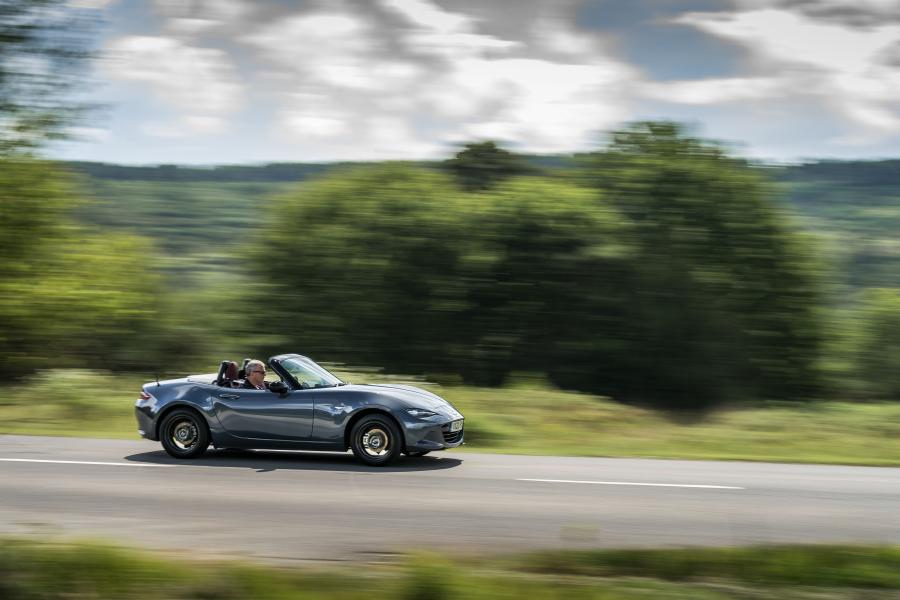  Mazda MX-5 R-Sport (ND) 2020 года  (UK) (фото 23 из 86)